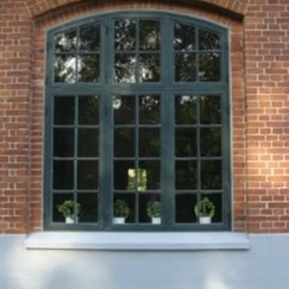 Nye vinduer lavet som de så ud oprindeligt.